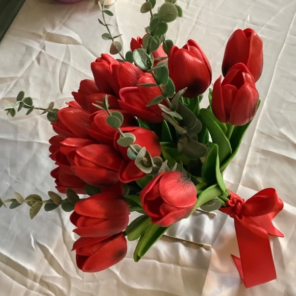 20 stem tulip bridal bouquet…you choose color - Picture 4 of 6